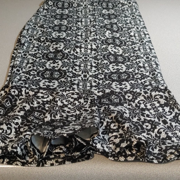 Lace Look Trumpet Skirt from CATO sz26/28 NWT - Picture 5 of 5